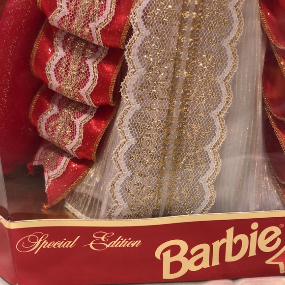 1997 Happy Holidays 10th Anniversary Barbie - Picture 4 of 16